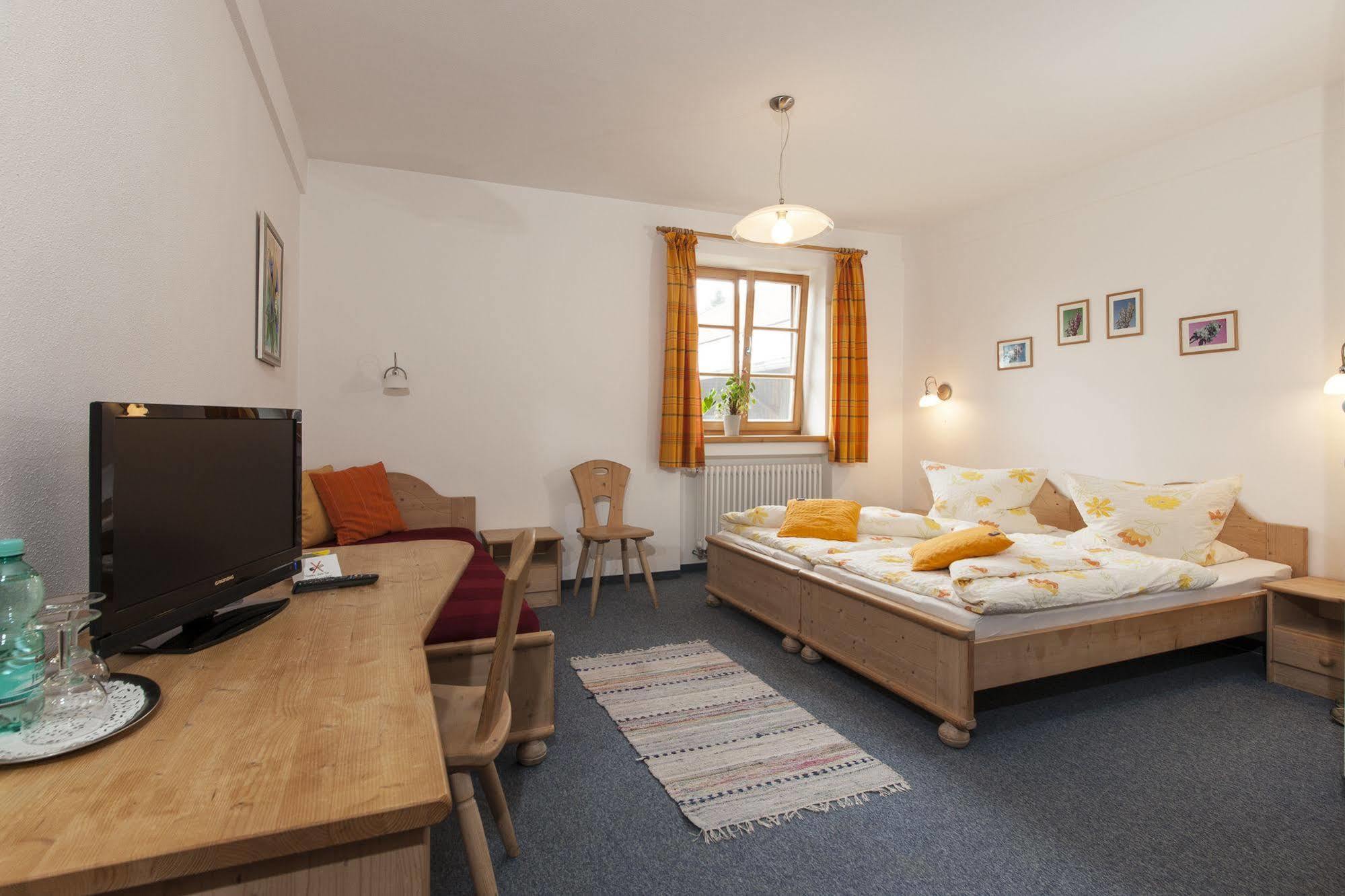 Pension Bernhardhof Otterfing Exteriér fotografie